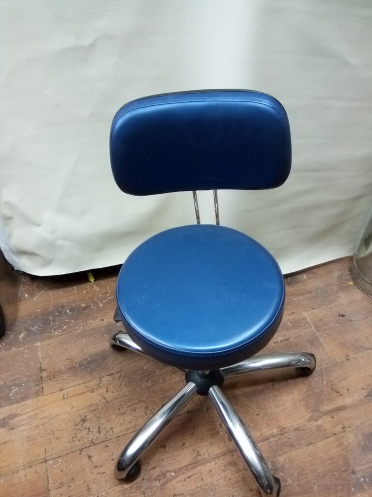 Помощни столове