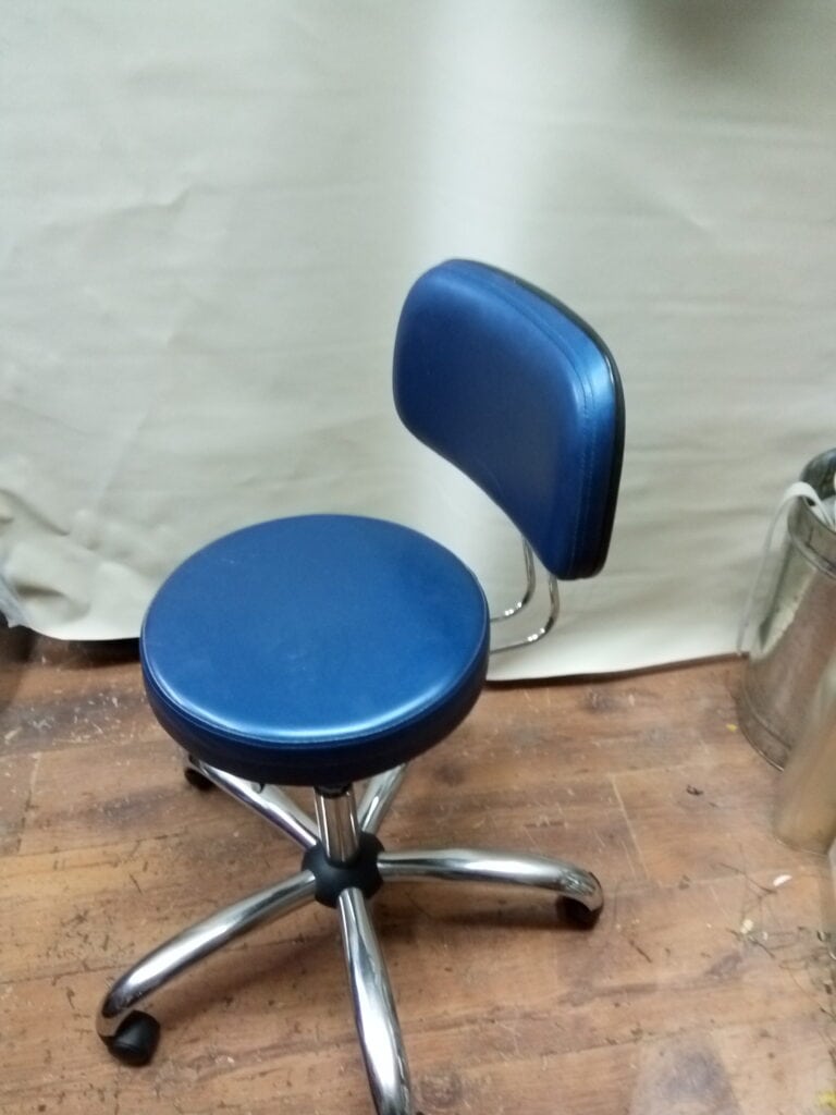 Помощни столове