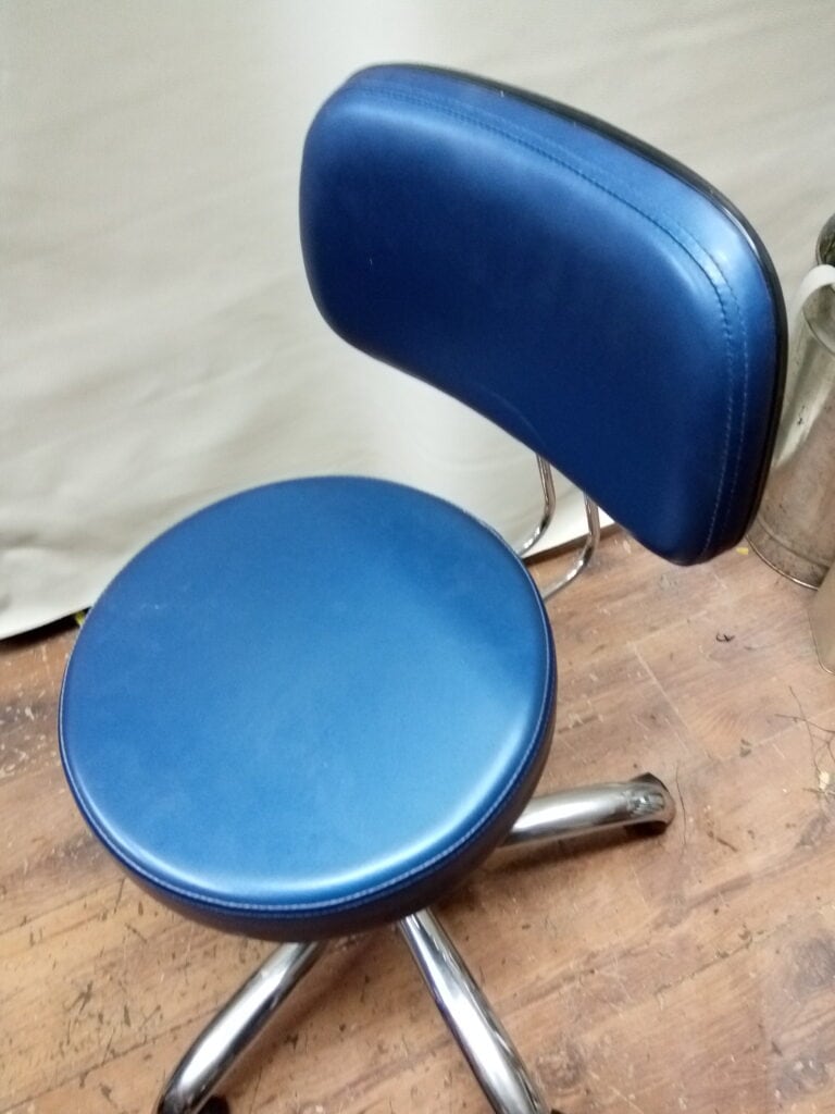 Помощни столове