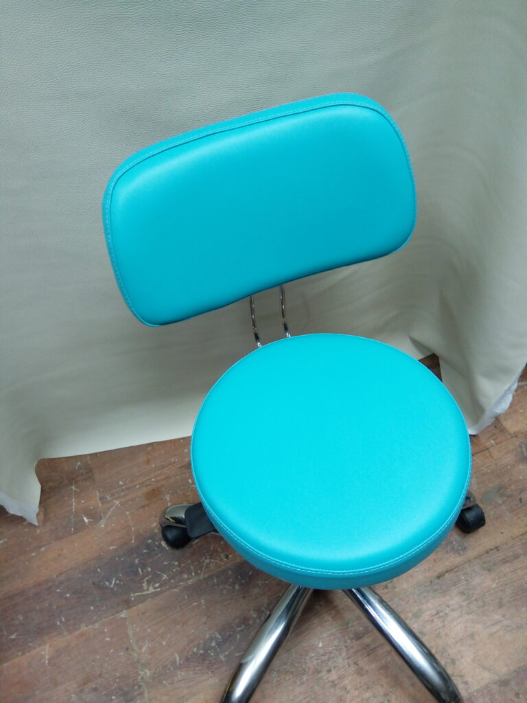 Помощни столове